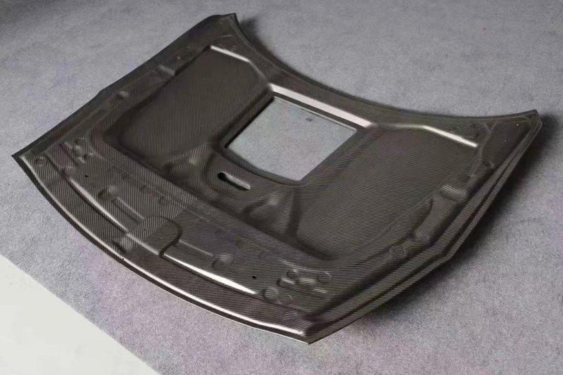Suitable for  GTR R35 Type Transparent Dry Carbon Fiber Engine Cover with Honeycomb Design High Quality Hood